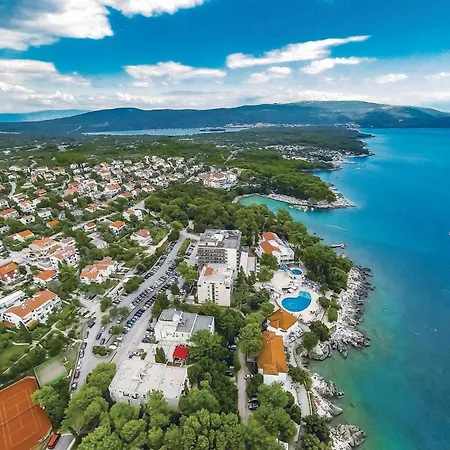 3 Bedroom Cozy In Krk Крк