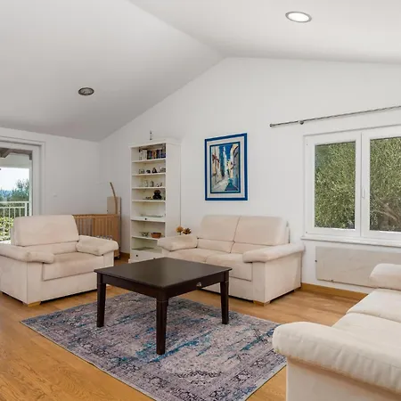 3 Bedroom Cozy In Krk