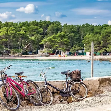 Дом отдыха 3 Bedroom Cozy In Krk *