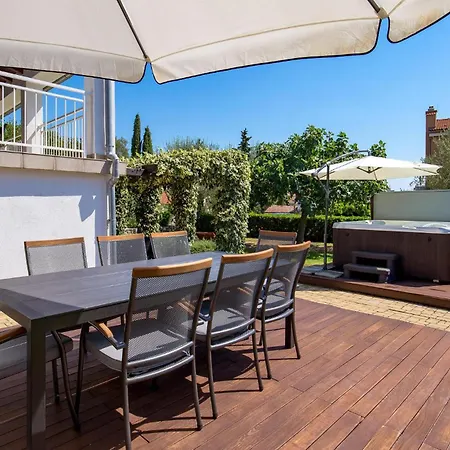 Dom wakacyjny 3 Bedroom Cozy In Krk *