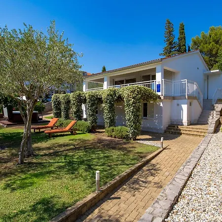 3 Bedroom Cozy In Krk Дом отдыха *