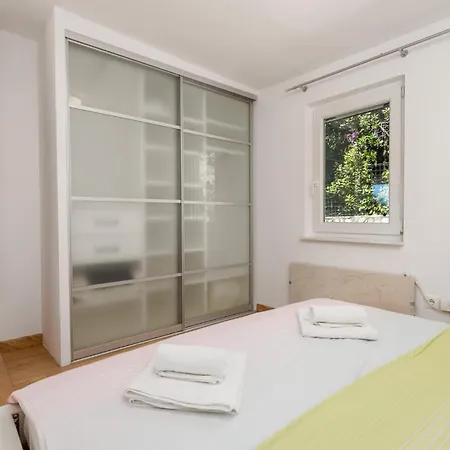 3 Bedroom Cozy In Krk Дом отдыха *