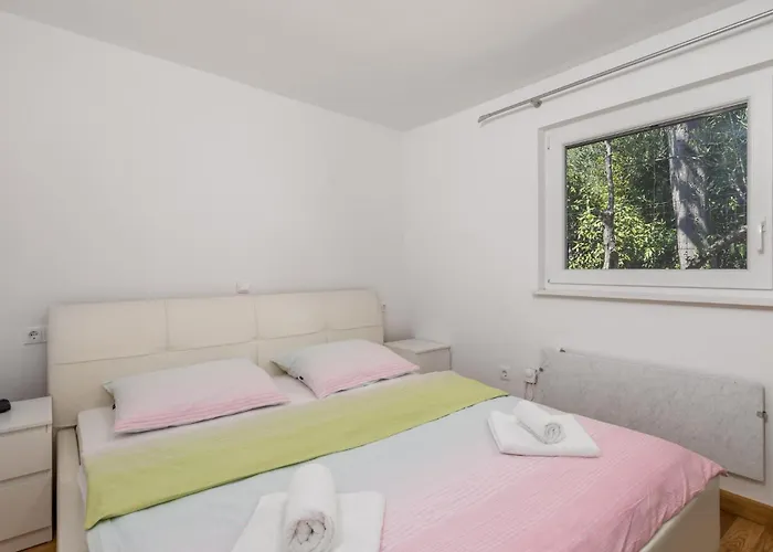 3 Bedroom Cozy In Krk