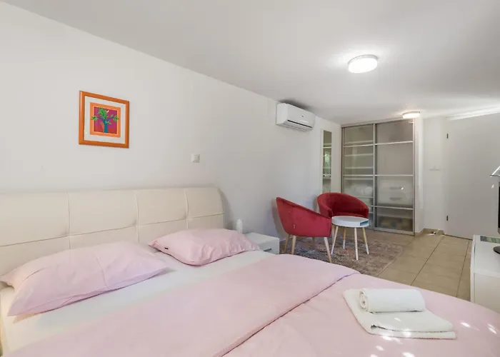 Dom wakacyjny 3 Bedroom Cozy In Krk Krk Town