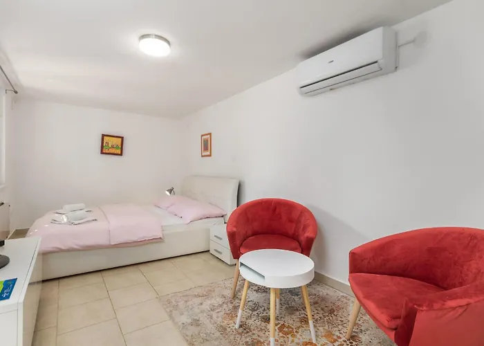 Dom wakacyjny 3 Bedroom Cozy In Krk