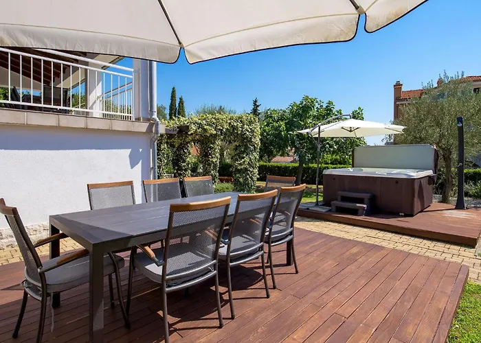 Dom wakacyjny 3 Bedroom Cozy In Krk *