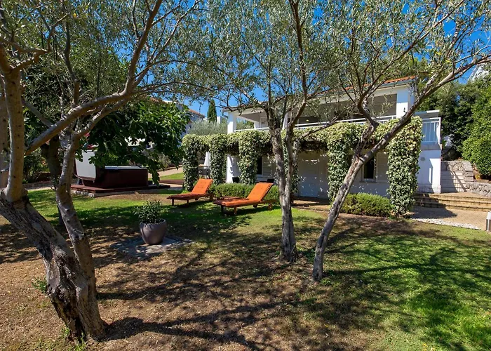 3 Bedroom Cozy In Krk *