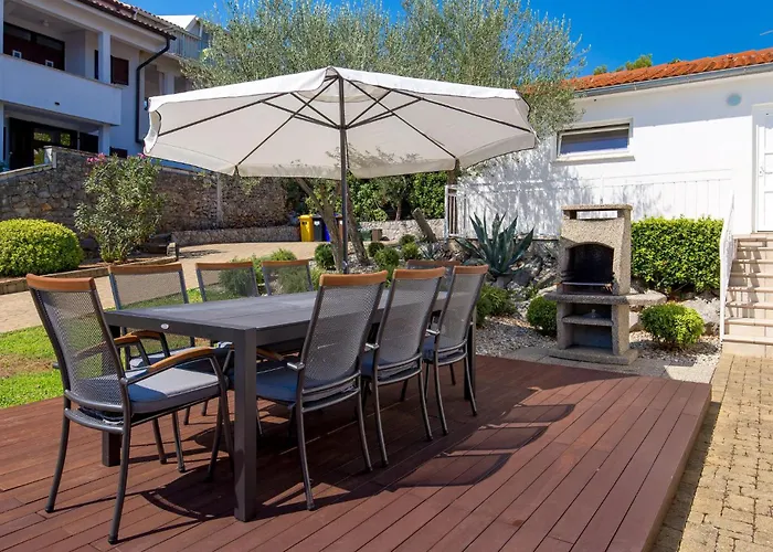 3 Bedroom Cozy In Krk