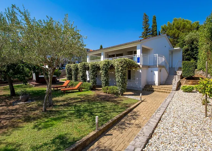3 Bedroom Cozy In Krk Dom wakacyjny *