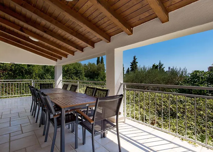 3 Bedroom Cozy In Krk Krk Town
